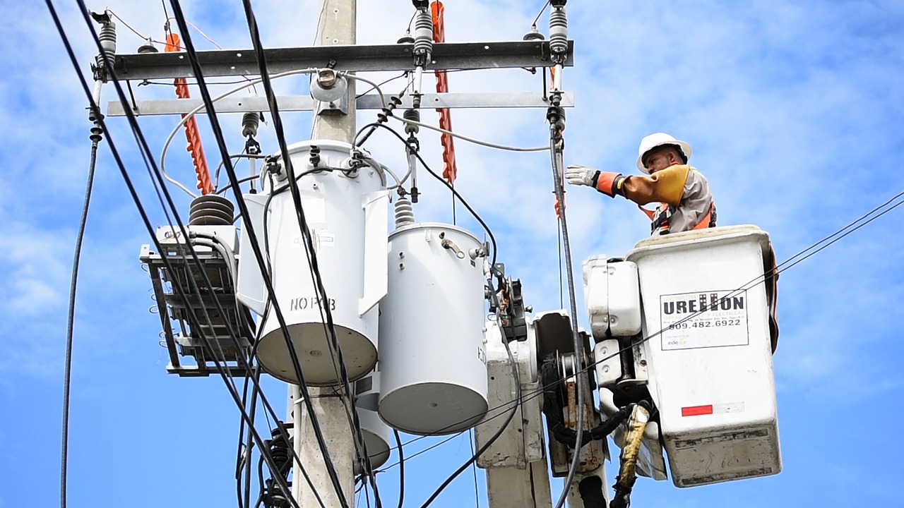 electrician-3771316_1280