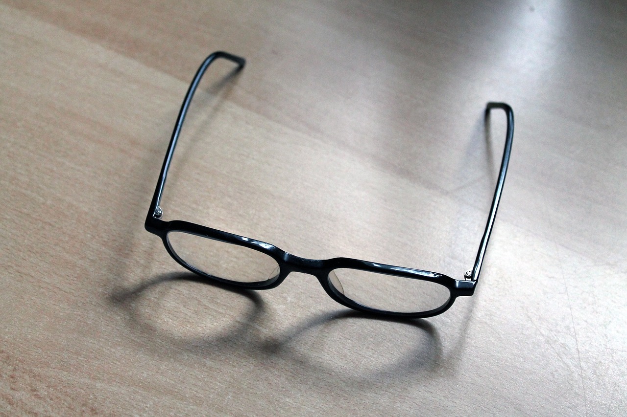 glasses-258117_1280