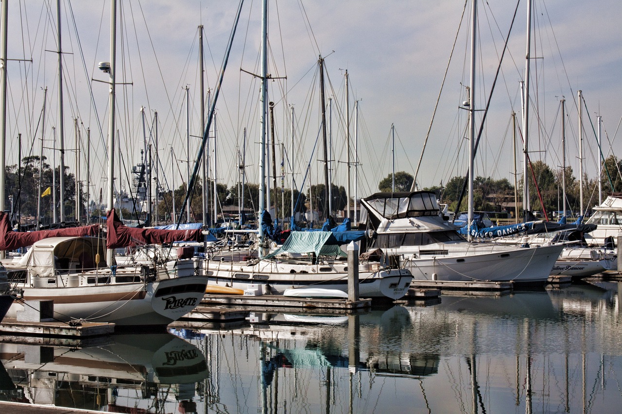 oakland-marina-3866095_1280