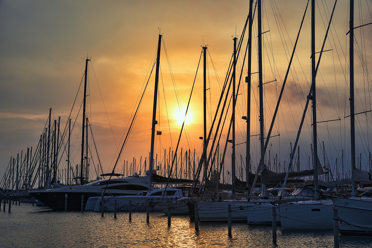yachts-6978657_1280